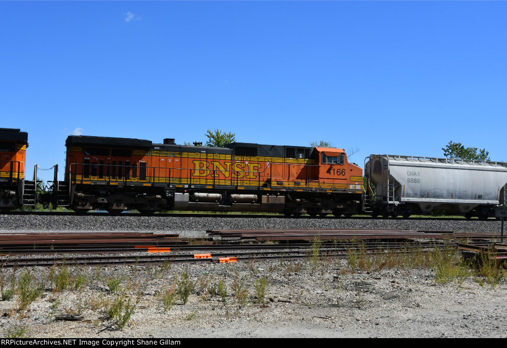 BNSF 4166